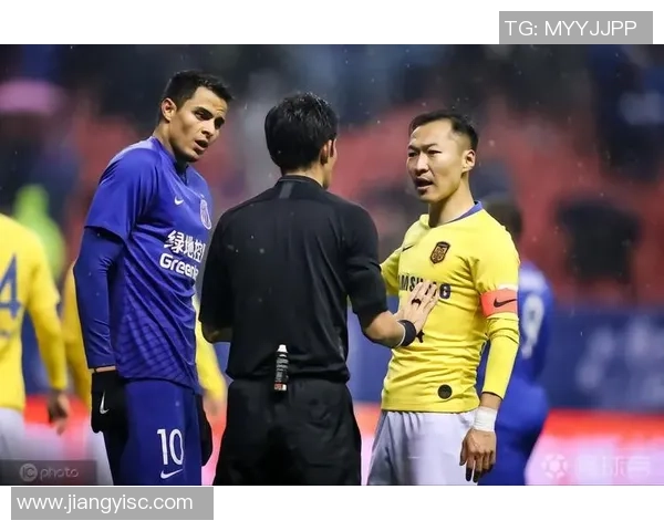 达姆施特与杜伊斯堡的激烈对决揭示了足球战术的魅力与球队的拼搏精神 达姆施特与杜伊斯堡的激烈对决揭示了足球战术的魅力与球队的拼搏精神